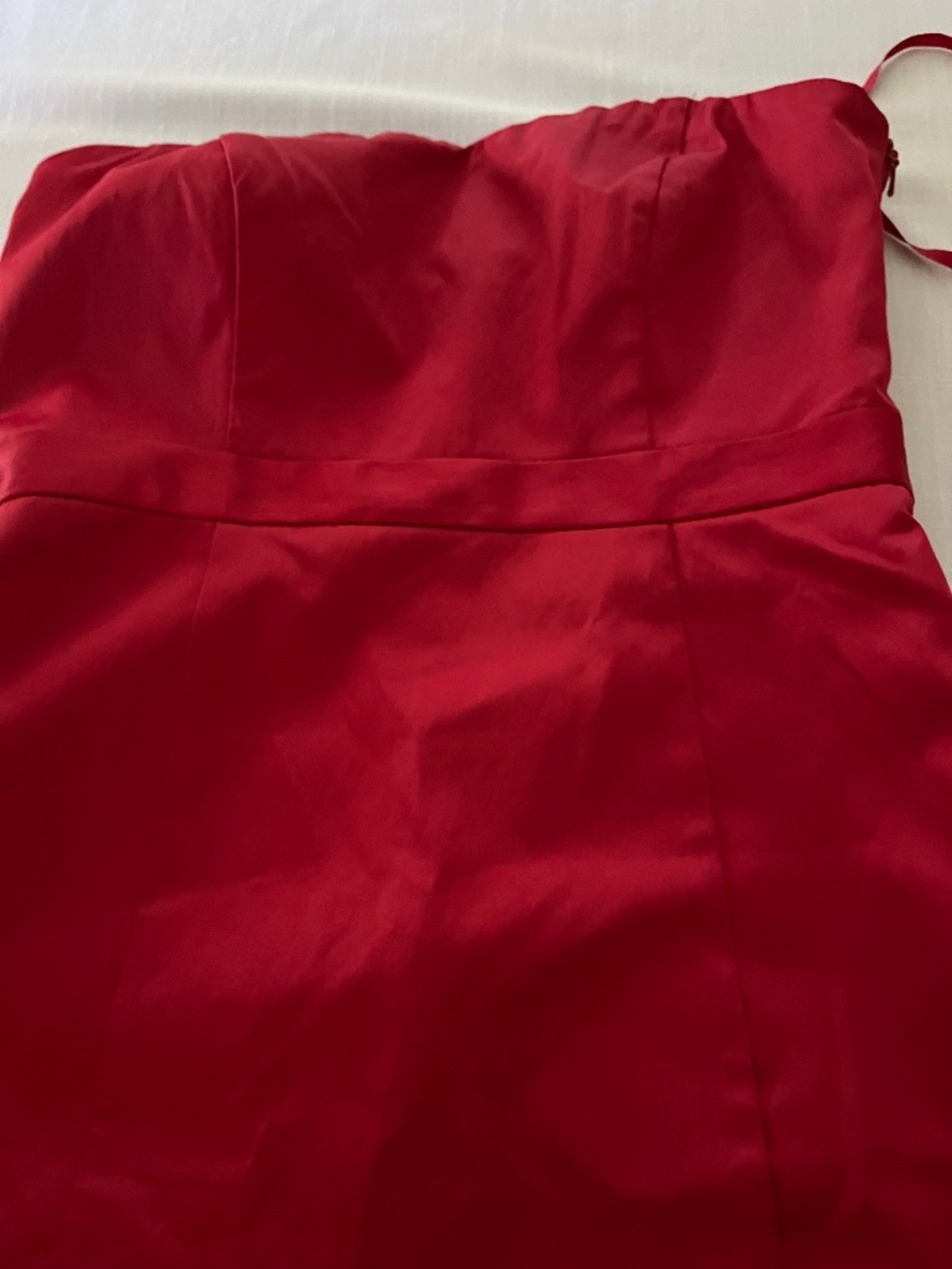 Formal mini strapless neck line